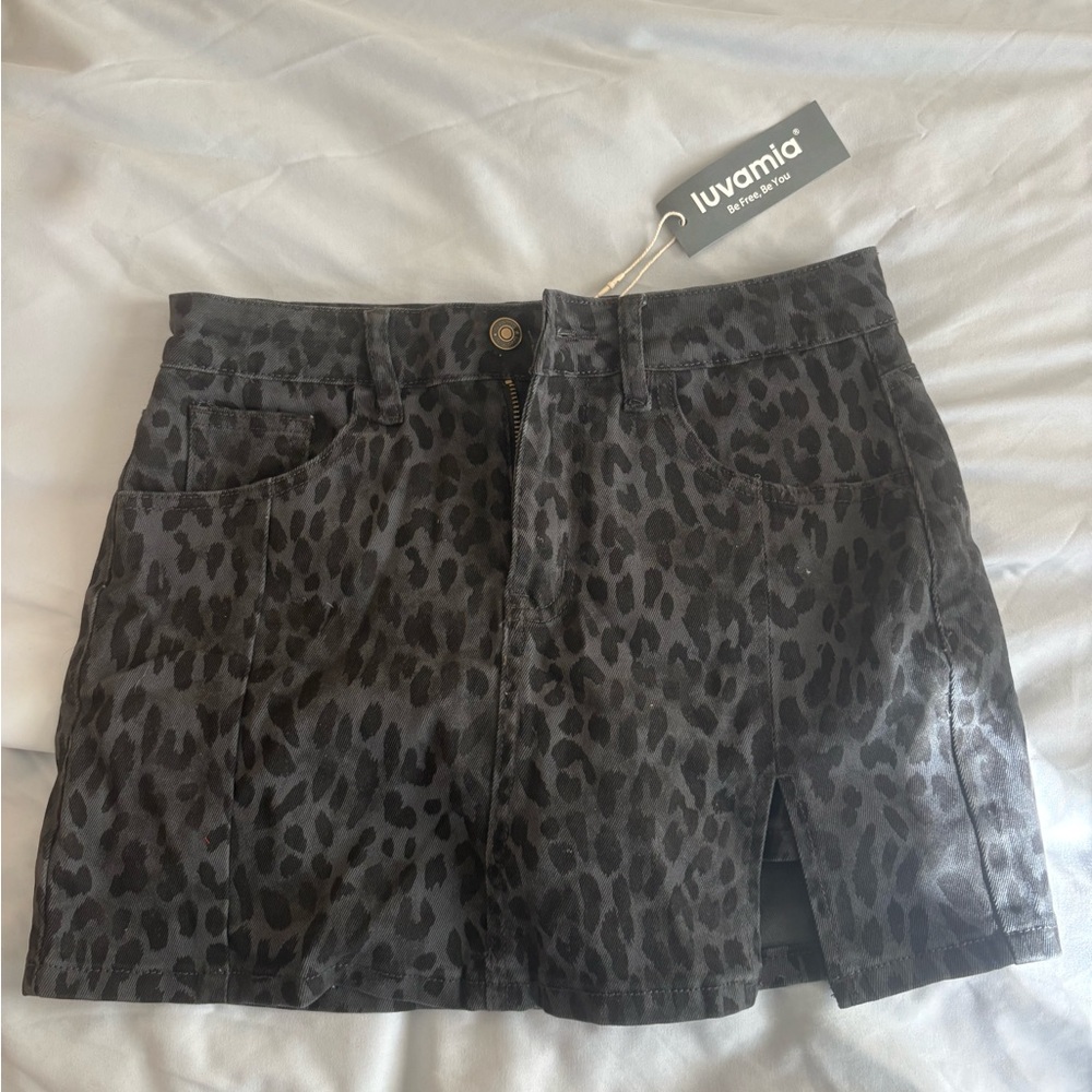 Leopard Print Mini Skirt - Picture 3 of 3